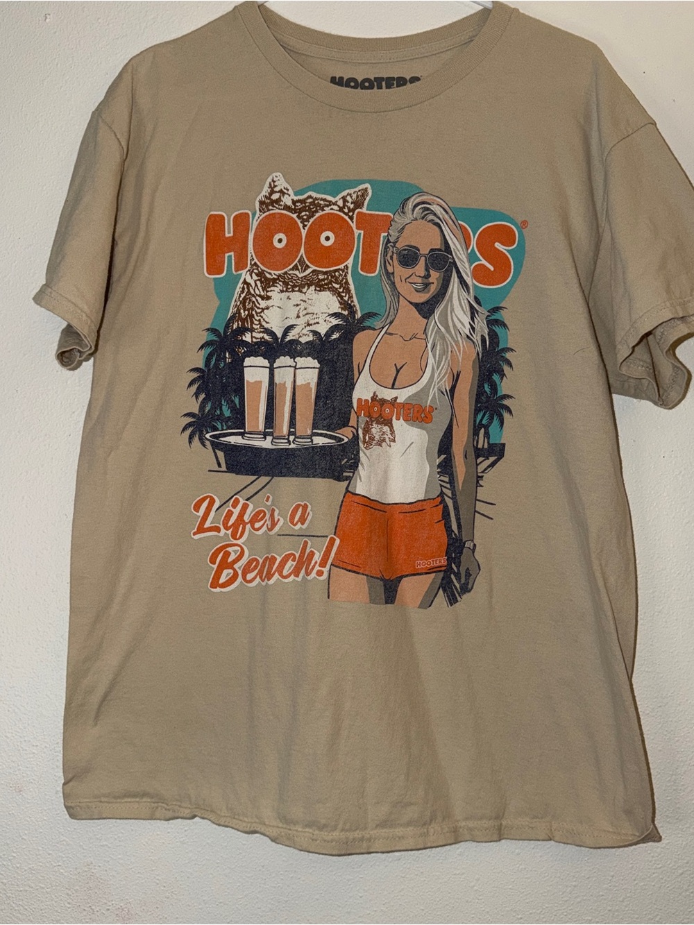 Ripple Junction Hooters Beige Graphic Tee “Life’s a Beach” Sz L